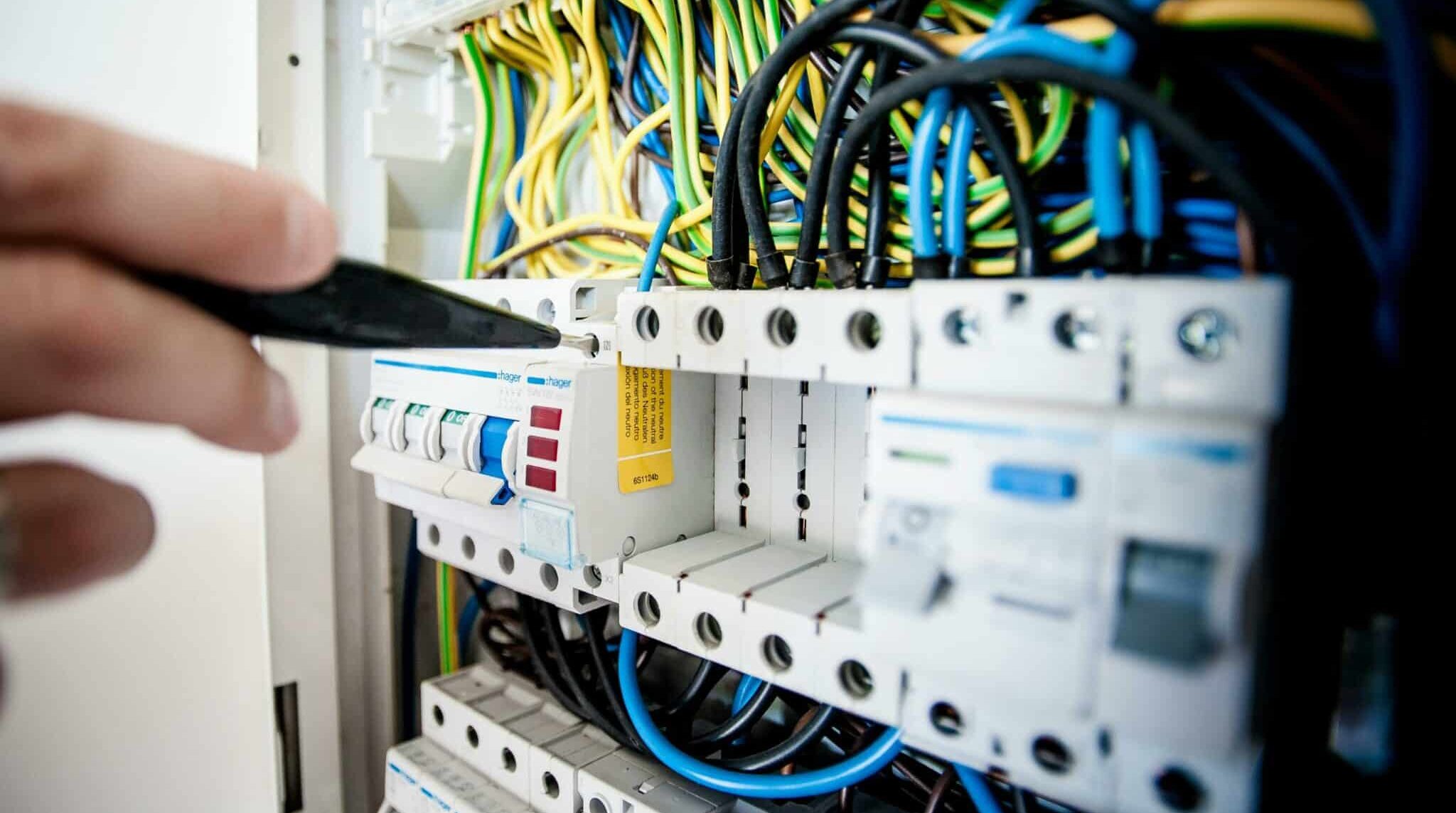 Intervention de dépannage électrique par FLC Elec à Iffendic et Pacé, pour remédier à toute panne rapidement